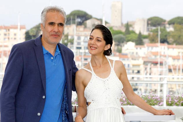 Mehdi Bajestani und Zar Amir-Ebrahimi beim Photocall zum Kinofilm Holy Spider auf dem Festival de Cannes 2022 75. Internationale Filmfestspiele von Cannes am Palais des Festivals. Cannes, 23.05.2022
