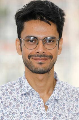 Shaunak Sen beim Photocall zum Dokumentarfilm All That Breathes auf dem Festival de Cannes 2022 75. Internationale Filmfestspiele von Cannes am Palais des Festivals. Cannes, 23.05.2022