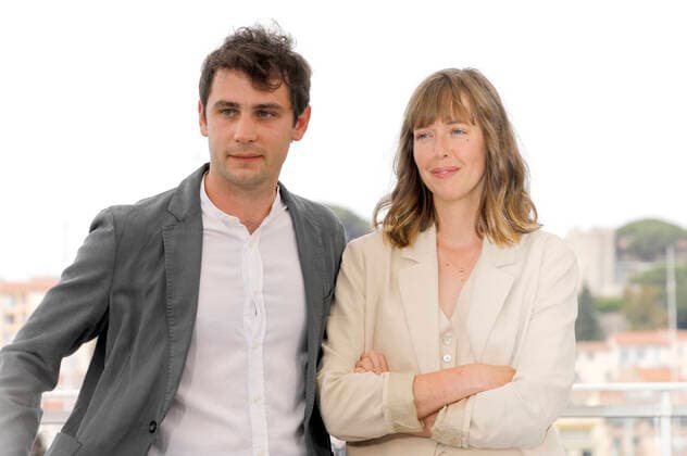 Simon Depardon und Marie Perennes beim Photocall zum Dokumentarfilm Feminist Ripost Riposte fÃ ministe auf dem Festival de Cannes 2022 75. Internationale Filmfestspiele von Cannes am Palais des Festivals. Cannes, 23.05.2022