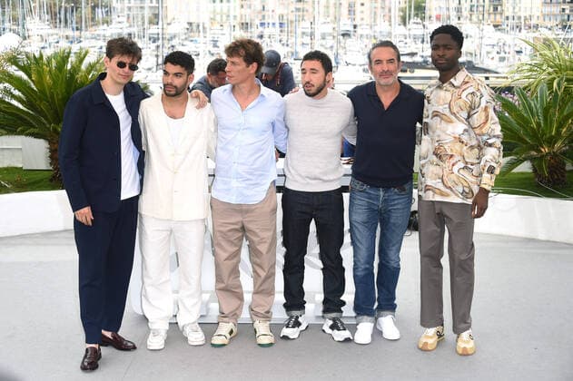 75th Cannes film festival 2022, Photocall film Novembre (November) Pictured: RaphaÃ«l Quenard, Sami Outalbali, CÃ dric Jimenez, Sofian Khammes, Jean Dujardin, StÃ phane Bak  Copyright: xAlbertoxTerenghi Cannesx2022x xix xVenezia2020x