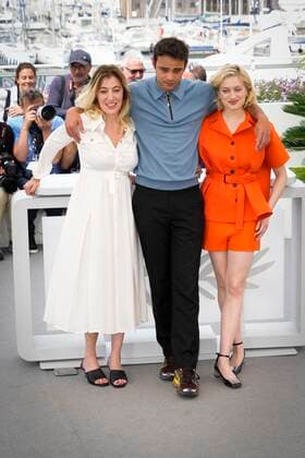 Foto IPP Daniele Cifala™ Cannes 23 05 2022 Forever Young (Les Amandiers) Photocall - The 75th Annual Cannes Film Festival nella foto: Director Valeria Bruni Tedeschi, Sofiane Bennacer, and Nadia Tereszkiewicz Italy Photo Press - World Copyright