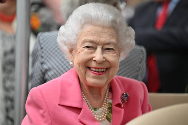 Entertainment Bilder des Tages . 23 05 2022. London, United Kingdom. Queen Elizabeth II uses a mobility buggy during a visit to the Chelsea Flower Show in London.  xPoolx xi-Imagesx IIM-23443-0027