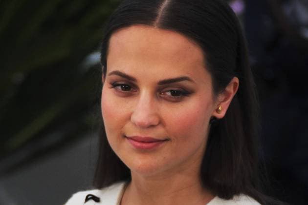 Cannes Filmfestival 2022. Photocall of the movie Irma Vep at the 75th Cannes Film Festival, France. Alicia Vikander attending the photocall at the Palais de Festival