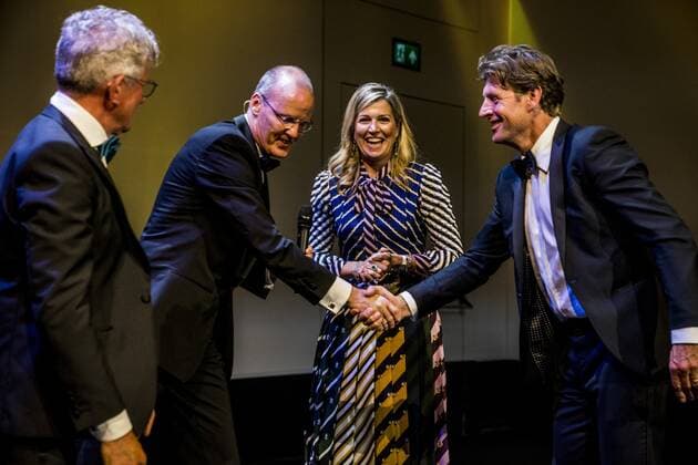 Königin Maxima der Niederlande bei König Willem I Preisverleihung in Amsterdam 2022-05-23 21:21:30 GRONINGEN - Klaas Knot, president of De Nederlandsche Bank and chairman of the Koning Willem I Foundation and Queen Maxima, presented the Koning Willem I prize in the SME category to Maan Group in the Groningen Forum. This enterprise prize is awarded once every two years. ANP SIESE VEENSTRA netherlands out - belgium out