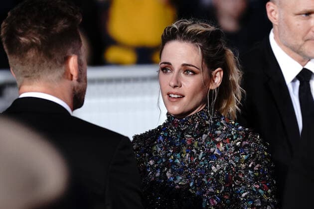 Internationale Filmfestspiele von Cannes, Crimes Of The Future Premiere Kristen Stewart CELEBRITES : 75Ã me Festival de Cannes - Tapis rouge du film Â« Crimes of the Future Â» - 23 05 2022 NorbertScanella Panoramic 