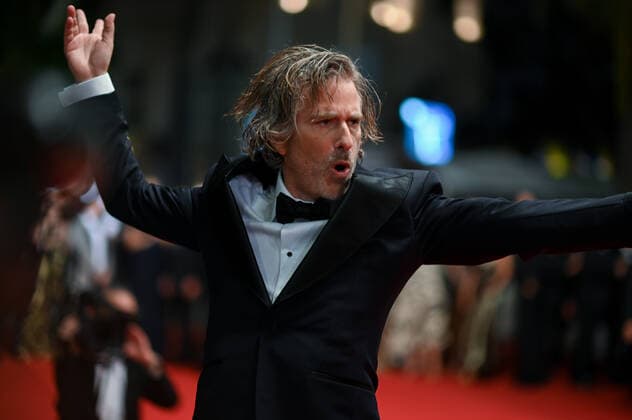 Internationale Filmfestspiele von Cannes, Moonage Daydream Premiere 75eme Festival International du Film de Cannes. Montee des marches du film Moonage Daydream . Festival de Cannes 2022 - The 75th annual Cannes film festival 2022 in Cannes - France - Moonage Daydream Red Carpet - Brett Morgen 280683 2022-05-23 Cannes France Morgen, Brett  Copyright: xLionelxGuericolas MPPx STAR_280683_021