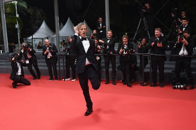 Internationale Filmfestspiele von Cannes, Moonage Daydream Premiere 75eme Festival International du Film de Cannes. Montee des marches du film Moonage Daydream . Festival de Cannes 2022 - The 75th annual Cannes film festival 2022 in Cannes - France - Moonage Daydream Red Carpet - Brett Morgen 280683 2022-05-23 Cannes France Morgen, Brett  Copyright: xLionelxGuericolas MPPx STAR_280683_035