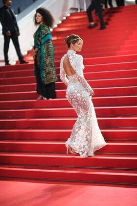 75eme Festival International du Film de Cannes. Montee des marches du film Crimes du futur . Festival de Cannes 2022 - The 75th annual Cannes film festival 2022 in Cannes - France - crimes of the future Red Carpet - Chloe Lecareux 280682 2022-05-23 Cannes France  Copyright: xMPPx STAR_280682_123