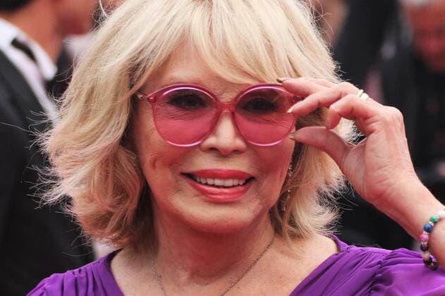 Amanda Lear am Red Carpet von Les Amandiers, anlaesslich dem Festival de Cannes 2022 - internationale Filmfestspiele, Palais de Festival