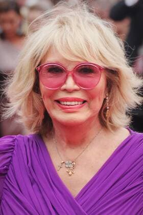 Amanda Lear am Red Carpet von Les Amandiers, anlaesslich dem Festival de Cannes 2022 - internationale Filmfestspiele, Palais de Festival