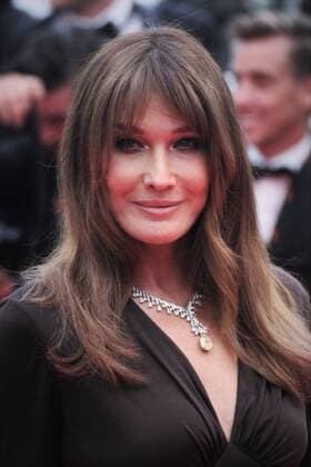 Cannes Filmfestival 2022. Red Carpet of the movie Les Amandiers at the 75th Cannes Film Festival, France. Carla Bruni attending the redcarpet at the Palais de Festival