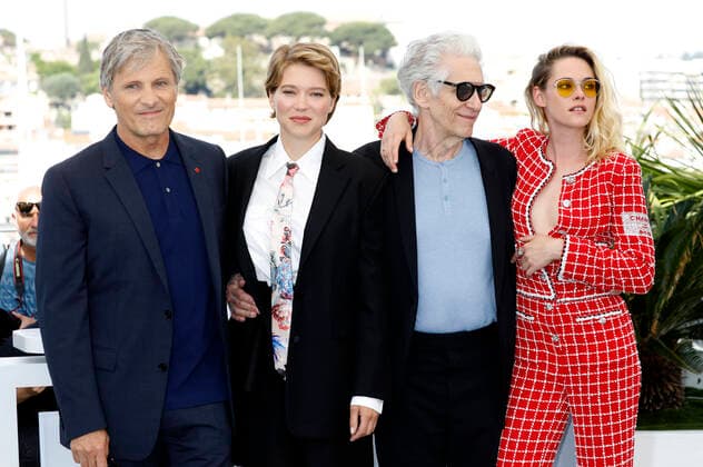 Viggo Mortensen, Lea Seydoux, David Cronenberg und Kristen Stewart beim Photocall zum Kinofilm Crimes of the Future auf dem Festival de Cannes 2022 75. Internationale Filmfestspiele von Cannes am Palais des Festivals. Cannes,