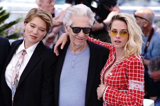 Lea Seydoux - David Cronenberg - Kristen Stewart CELEBRITES : 75Ã me Festival de Cannes - Photocall du film Â« Crimes of the Future Â» - 24 05 2022 NorbertScanella Panoramic 