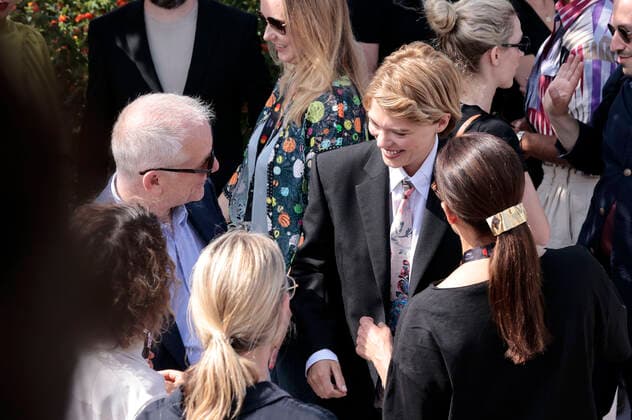 Thierry Fremaux und Lea Seydoux beim Photocall zum Kinofilm Crimes of the Future auf dem Festival de Cannes 2022 75. Internationale Filmfestspiele von Cannes am Palais des Festivals. Cannes, 24.05.2022