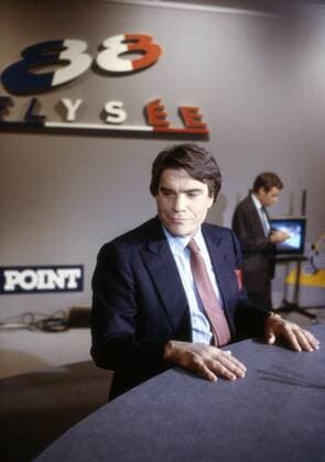Bernard Tapie, 1988 French businessman and politician Bernard Tapie on the set of a political TV show during the French presidential campaign in 1988. Photo Jacques Loew Copyright: xJacquesxLoew Photo12x LWE19A00_358