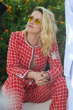 75eme Festival International du Film de Cannes. Photocall du film Les crimes du futur . Festival de Cannes 2022 - The 75th annual Cannes film festival 2022 in Cannes - France - photocall of Crimes of the future - Kristen Stewart Festival de Cannes 2022 - The 75th annual Cannes film festival 2022 in Cannes - France - photocall of Crimes of the future. 280706 2022-05-24 Cannes France  Copyright: xLionelxGuericolas MPPx STAR_280706_135