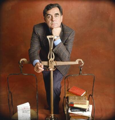 Bernard Pivot, 1990 Bernard Pivot, French journalist, author and TV presenter. November 1990 Photo Jacques Loew Copyright: xJacquesxLoew Photo12x LWE21A00_491