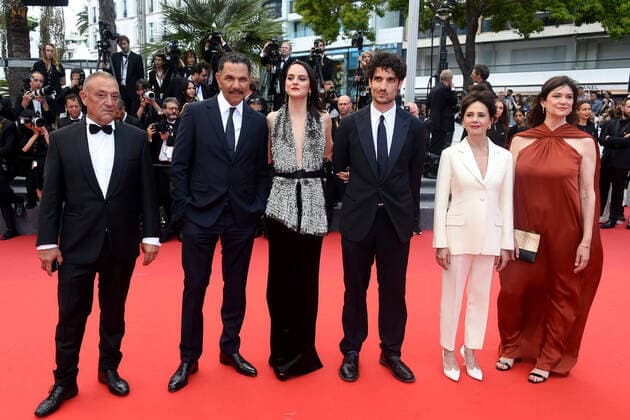 Cannes 2022 - 75Â° Festival Internazionale del cinema, Ottava Serata - Red Carpet del Film L™Innocent (The Innocent). Nella foto Anne-Dominique Toussaint, Director Louis Garrel, NoÃ mie Merlant, Anouk Grinberg  Copyright: xAlbertoxTerenghix xipa-agency.nex xVenezia2020x