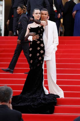 Cara Delevingne und Olivier Rousteing bei der Premiere des Kinofilms The Innocent L Innocent auf dem Festival de Cannes 2022 75. Internationale Filmfestspiele von Cannes im Palais des Festivals. Cannes, 24.05.2022