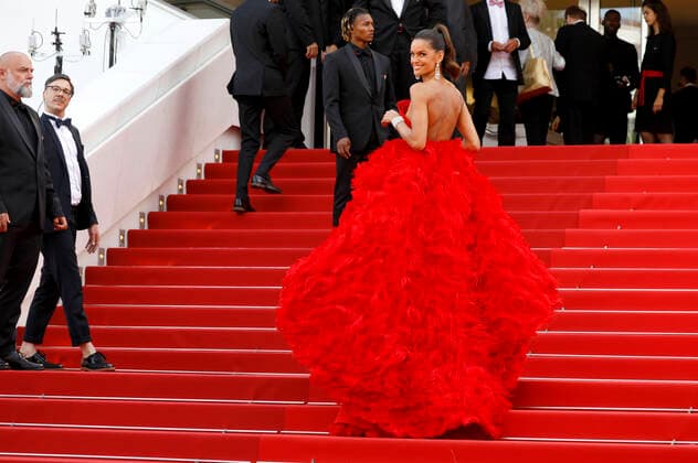 Izabel Goulart bei der Premiere des Kinofilms The Innocent L Innocent auf dem Festival de Cannes 2022 75. Internationale Filmfestspiele von Cannes im Palais des Festivals. Cannes, 24.05.2022