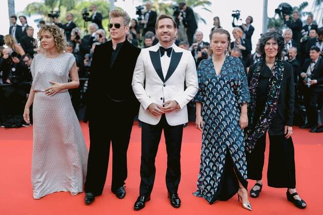 75eme Festival International du Film de Cannes. Montee des marches du film L innocent pour le 75eme anniversaire du festival. 75th Cannes International Film Festival. Rise of the steps of the film L innocent for the 75th anniversary of the festival 280725 0000-00-00 Cannes France Biolay, Benjamin; Golino, Valeria; Ramirez, Edgar; Kulig, Joanna; Granik, Debra  Copyright: xTerencexBaelenx STAR_280725_047