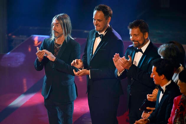 Entertainment Themen der Woche KW21 Entertainment Bilder des Tages This year s Polar Prize laureates Iggy Pop and General Manager Olivier Leymarie and Conductor Matthias Pintscher of Ensemble intercontemporain during the Polar Music Prize Award Ceremony at Grand Hotel in Stockholm, May 24, 2022. STOCKHOLM SWEDEN x10070x *** This year s Polar Prize laureates Iggy Pop and General Manager Olivier Leymarie and Conductor Matthias Pintscher of Ensemble intercontemporain during the Polar Music Prize Award Ceremony at Grand Hotel in Stockholm, May 24, 2022 STOCKHOLM SWEDEN x10070x,  Copyright: xJessicaxGow TTx POLAR MUSIC PRIZE 2022
