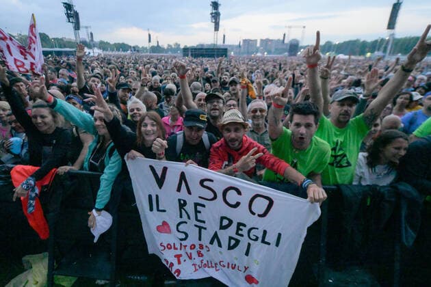Milan, Italy, 24 May 2022 Vasco Rossi live at Ippodromo SNAI La Maura San Siro Milan during the Vasco Live Tour Credit: Tiziano Ballabio during Vasco Live 2022, Italian singer Music Concert in Milano, Italy, May 24 2022