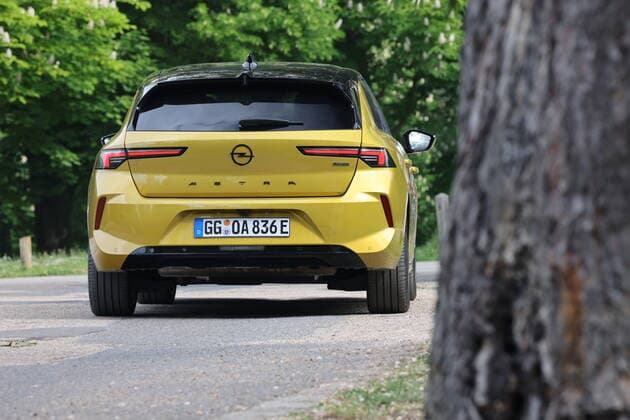 New Opel Astra 6 Hybrid, test drive in French, May 2022 NEWS AUTO : Opel Astra 6 Hybrid 2022 LaurentSanson Panoramic 