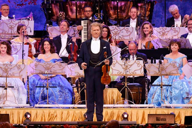 Star-Geiger Andre Rieu mit seinem Johann Strauss Orchester bei seinem Konzert im Rahmen der Happy Together-Tour live in der Lanxess-Arena. Köln, 25.05.2022 NRW Deutschland Copyright: xChristophxHardtx