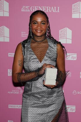 Danitsa 15. Swiss Music Awards 2022 Schweizer Sängerin Danitsa. Nominierte und Gewinnerin des Betonklotzes in der Kategorie Best Act Romandie. Verleihung der 15. Swiss Music Awards am 25.05.2022 in der Bossard Arena Zug. Kanton Zug, Schweiz.