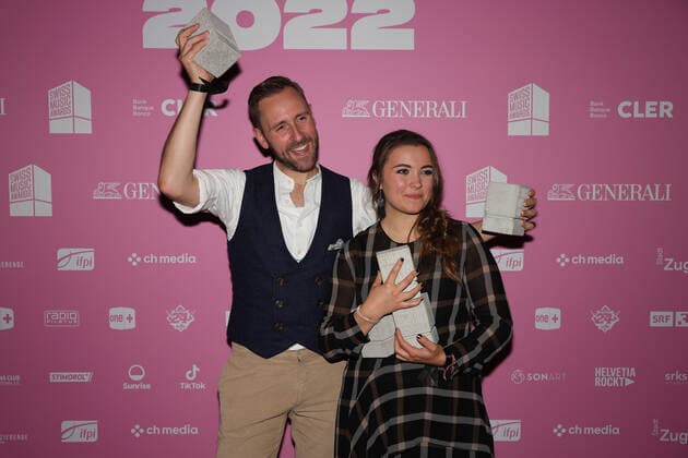 Kunz und Joya Marleen 15. Swiss Music Awards 2022 Schweizer Mundartsänger Kunz und Sängerin Joya Marleen. Verleihung der 15. Swiss Music Awards am 25.05.2022 in der Bossard Arena Zug. Kanton Zug, Schweiz.