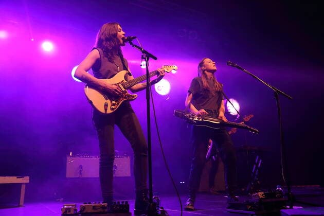 Entertainment Bilder des Tages Rebecca Lovell und Megan Lovell, v.l., von der Band Larkin Poe bei einem Konzert im Huxleys Neue Welt in Berlin, 25. Mai 2022. Larkin Poe Konzert Berlin