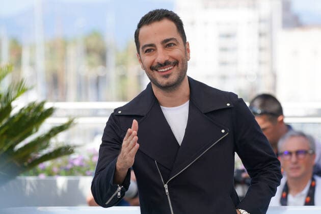 Navid Mohammadzade (Acteur) CELEBRITES : 75Ã me Festival de Cannes - Photocall du film Â« Leila?s Brothers Â» - 26 05 2022 NorbertScanella Panoramic 
