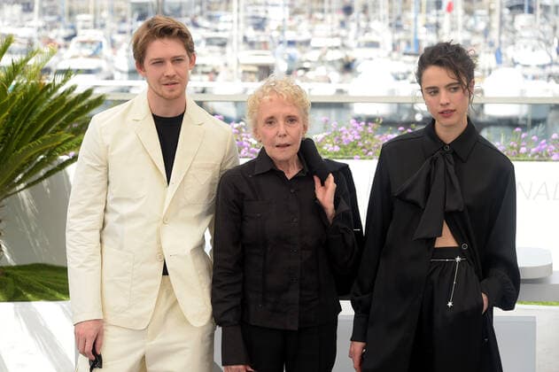 75th Cannes film festival 2022, Photocall film Stars at noon. Pictured: C Claire Denis, Margaret Qualley, Joe Alwyn  Copyright: xAlbertoxTerenghi Cannesx2022x xix xVenezia2020x