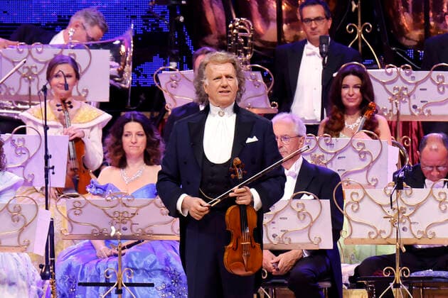 Star-Geiger Andre Rieu mit seinem Johann Strauss Orchester bei seinem Konzert im Rahmen der Happy Together-Tour live in der Lanxess-Arena. Köln, 25.05.2022 NRW Deutschland Copyright: xChristophxHardtx