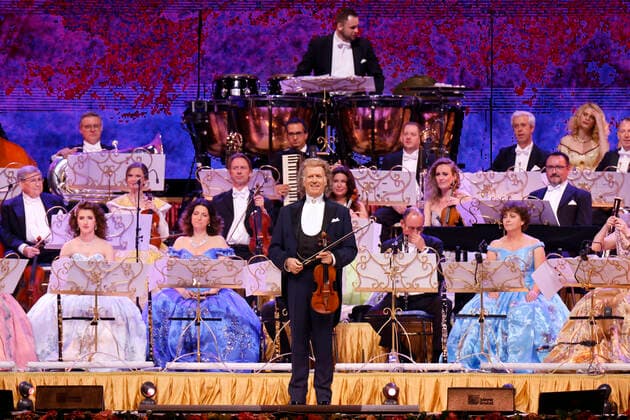 Star-Geiger Andre Rieu mit seinem Johann Strauss Orchester bei seinem Konzert im Rahmen der Happy Together-Tour live in der Lanxess-Arena. Köln, 25.05.2022 NRW Deutschland Copyright: xChristophxHardtx