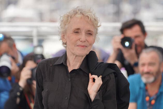 Claire Denis CELEBRITES : 75Ã me Festival de Cannes - Photocall du film Â« Stars at Noon Â» - 26 05 2022 NorbertScanella Panoramic 