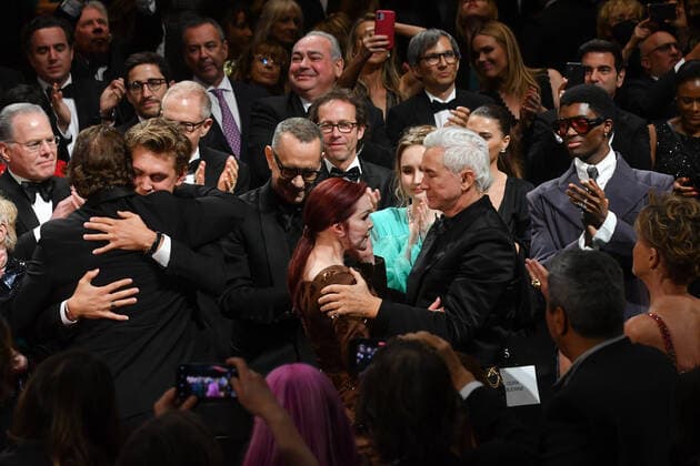 75eme Festival International du Film de Cannes. Atmosphere a la fin de la projection du film Elvis . 75th International Cannes Film Festival. Atmosphere at the end of Elvis movie EXCLUSIVE nous contacter pour toute utilisation web Copyright: xSergexArnalx xStarfacex STAR_280808_011