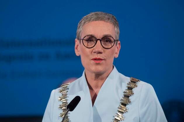Sibylle KEUPEN, Oberbuergermeisterin der Stadt Aachen, bei ihrer Ansprache Internationaler Karlspreis der Stadt Aachen, Verleihung im Rathaus der Stadt Aachen am 26.05.2022.
