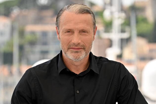 75eme Festival International du Film de Cannes. Photocall avec Mads Mikkelsen. Mads Mikkelsen attends a photocall ahead of the rendez-vous with Mads Mikkelsen event at the 75th annual Cannes film festival at Palais des Festivals on May 26, 2022 in Cannes, France. 280827 2022-05-26 Mikkelsen, Mads  Copyright: xL.Urmanx xStarfacex STAR_280827_051