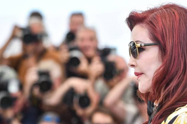 Entertainment Bilder des Tages 75eme Festival International du Film de Cannes. Photocall du film Elvis . 75th Cannes Film Festival. Photocall with cast of the film Elvis . 280825 2022-05-26 Cannes France Beaulieu-Presley, Priscilla  Copyright: xSergexArnalx xStarfacex STAR_280825_015