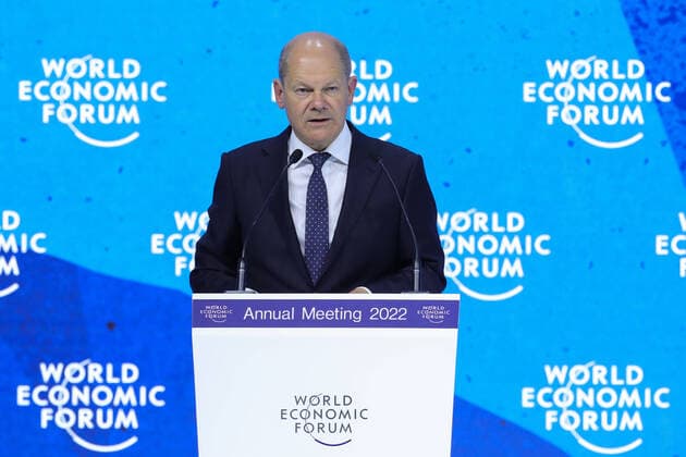 News Themen der Woche KW21 News Bilder des Tages (220526) -- DAVOS, May 26, 2022 -- German Chancellor Olaf Scholz addresses the World Economic Forum (WEF) 2022 Annual Meeting in Davos, Switzerland, May 26, 2022. The WEF Annual Meeting 2022 is held here from May 22 to 26. ) SWITZERLAND-DAVOS-WORLD ECONOMIC FORUM ZhengxHuansong 