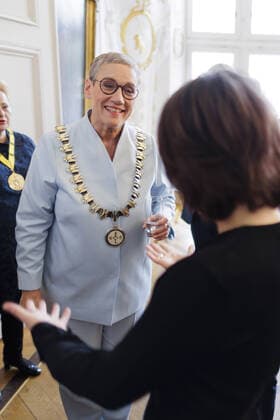Sibylle Keupen, OB (Buendnis 90 Die Gruenen) von Aachen und Annalena Baerbock (Buendnis 90 Die Gruenen), Bundesaussenministerin, bei der Verleihung des Karlspreises in Aachen, 26.05.2022. Aachen Deutschland