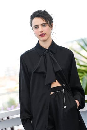 75eme Festival International du Film de Cannes. Photocall du film Stars at noon . Festival de Cannes 2022 - The 75th annual Cannes film festival 2022 in Cannes - France - Photocall of Stars at noon - Margaret Qualley 280851 2022-05-26 Cannes France  Copyright: xLionelxGuericolas MPPx STAR_280851_022