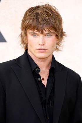 Jordan Barrett bei der 28. amfAR Gala Cannes im Rahmen vom Festival de Cannes 2022 75. Internationale Filmfestspiele von Cannes im HÃ tel du Cap-Eden-Roc. Antibes, 26.05.2022