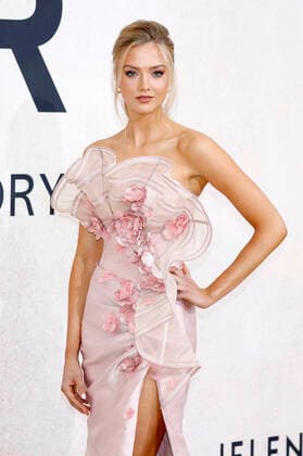Lilly Krug bei der 28. amfAR Gala Cannes im Rahmen vom Festival de Cannes 2022 75. Internationale Filmfestspiele von Cannes im HÃ tel du Cap-Eden-Roc. Antibes, 26.05.2022