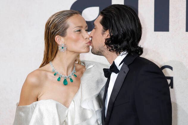 Entertainment Bilder des Tages Petra Nemcova mit Ehemann Benjamin Larretche bei der 28. amfAR Gala Cannes im Rahmen vom Festival de Cannes 2022 75. Internationale Filmfestspiele von Cannes im HÃ tel du Cap-Eden-Roc. Antibes, 26.05.2022