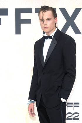 Cannes 2022 - 75Â° Festival Internazionale del cinema, Decima serata, amfAR Gala Cannes 2022. Nella Foto Gustav Witzoe  Copyright: xAlbertoxTerenghix xipa-agency.nex xVenezia2020x