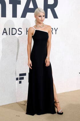 Caro Daur bei der 28. amfAR Gala Cannes im Rahmen vom Festival de Cannes 2022 75. Internationale Filmfestspiele von Cannes im HÃ tel du Cap-Eden-Roc. Antibes, 26.05.2022