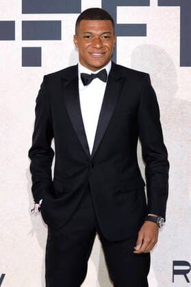 Kylian Mbappe bei der 28. amfAR Gala Cannes im Rahmen vom Festival de Cannes 2022 75. Internationale Filmfestspiele von Cannes im HÃ tel du Cap-Eden-Roc. Antibes, 26.05.2022